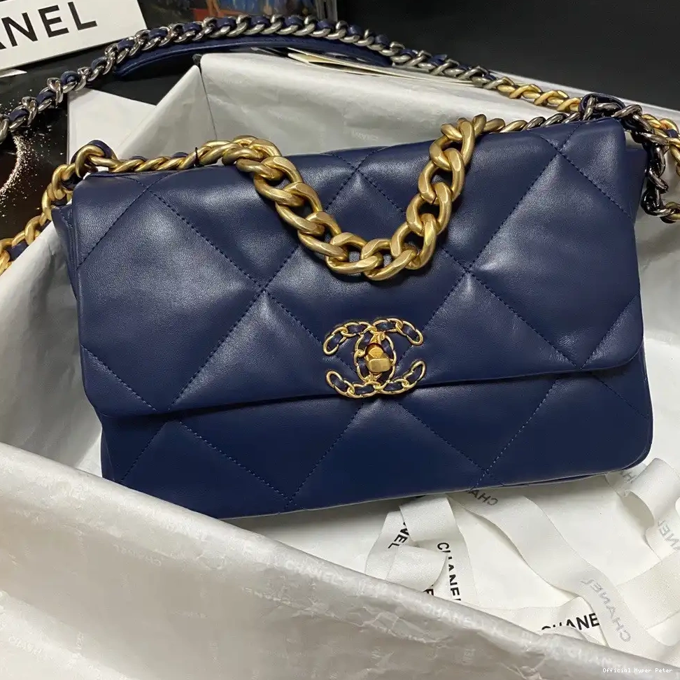 HyperPeter FLAP BAG 19 CHANEL 0528